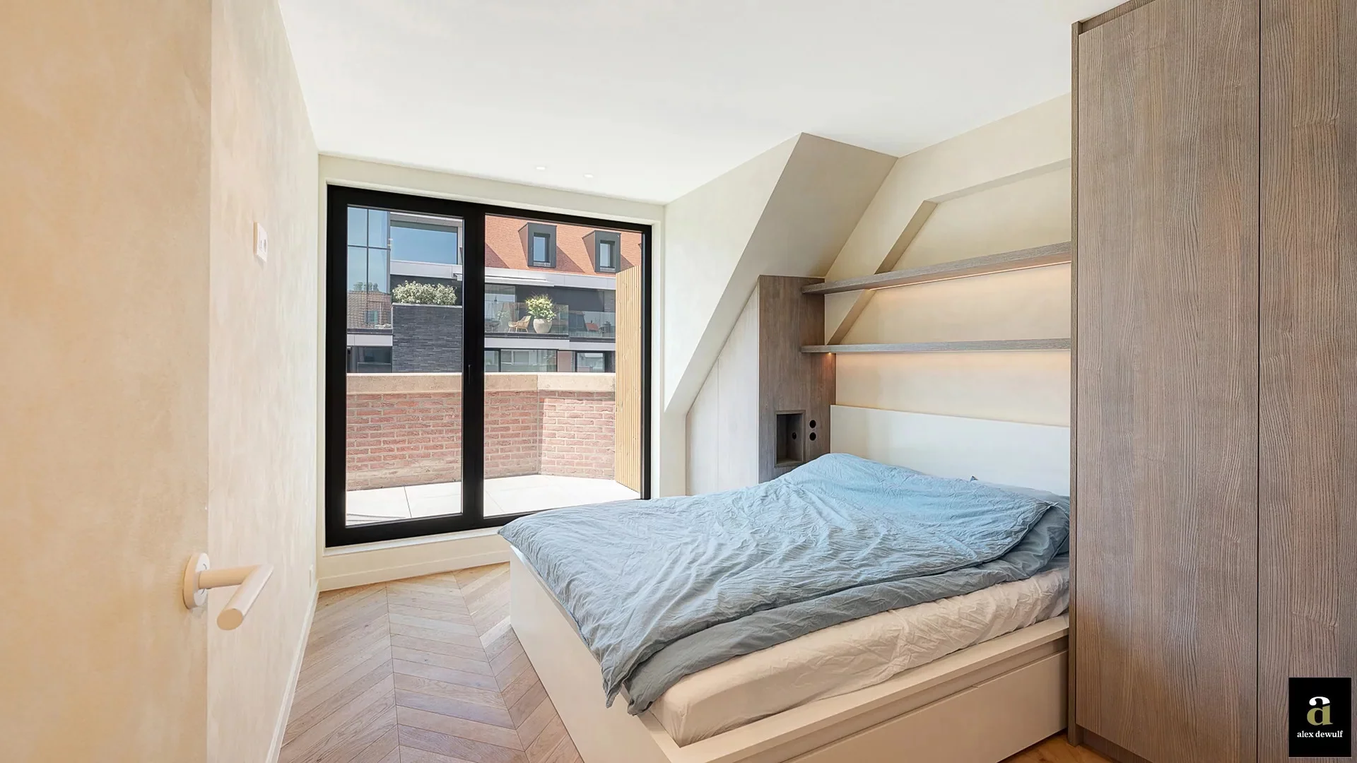 Prachtig gerenoveerd duplex hoekappartement nabij de Lippenslaan