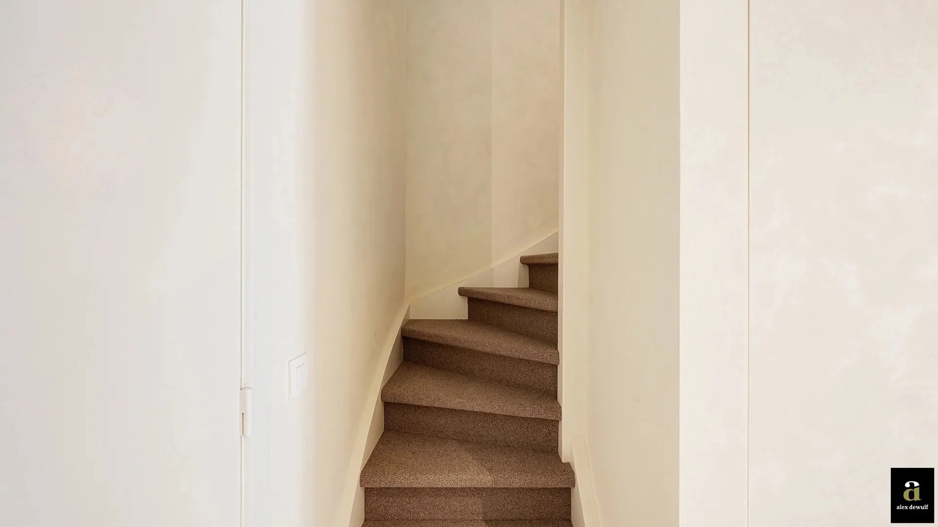 Prachtig gerenoveerd duplex hoekappartement nabij de Lippenslaan