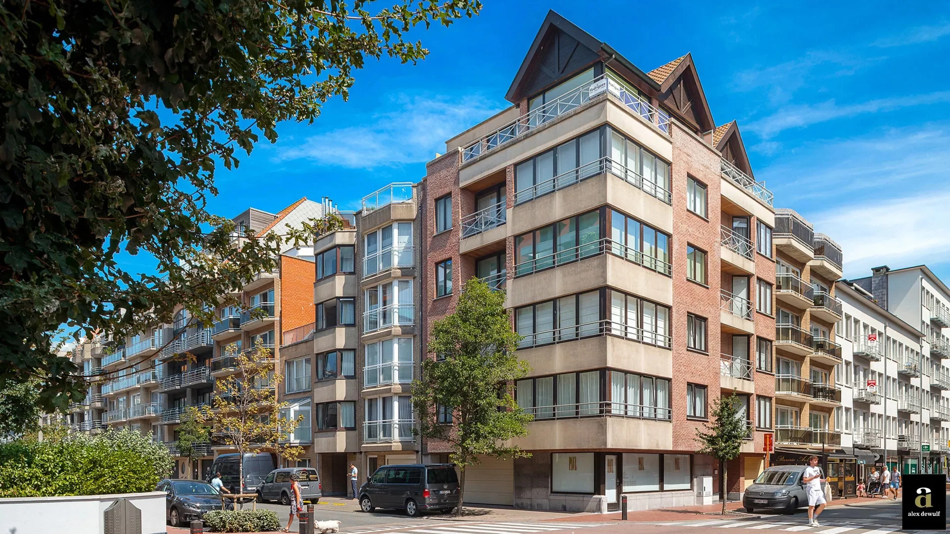 Prachtig gerenoveerd duplex hoekappartement nabij de Lippenslaan