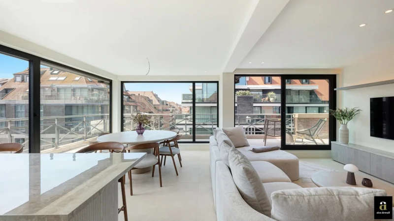 Prachtig gerenoveerd duplex hoekappartement nabij de Lippenslaan