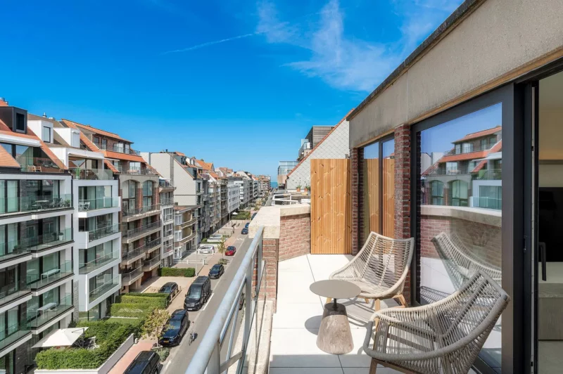 A beautifully renovated corner duplex flat near Lippenslaan
