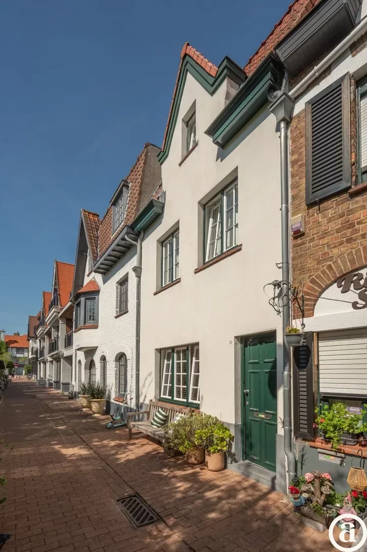 A charming house near the Dominican Church in the heart of Zoute.