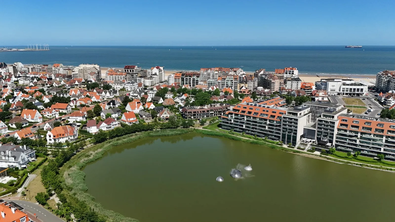 Te renoveren villa met frontaal zicht op het Zegemeer Knokke