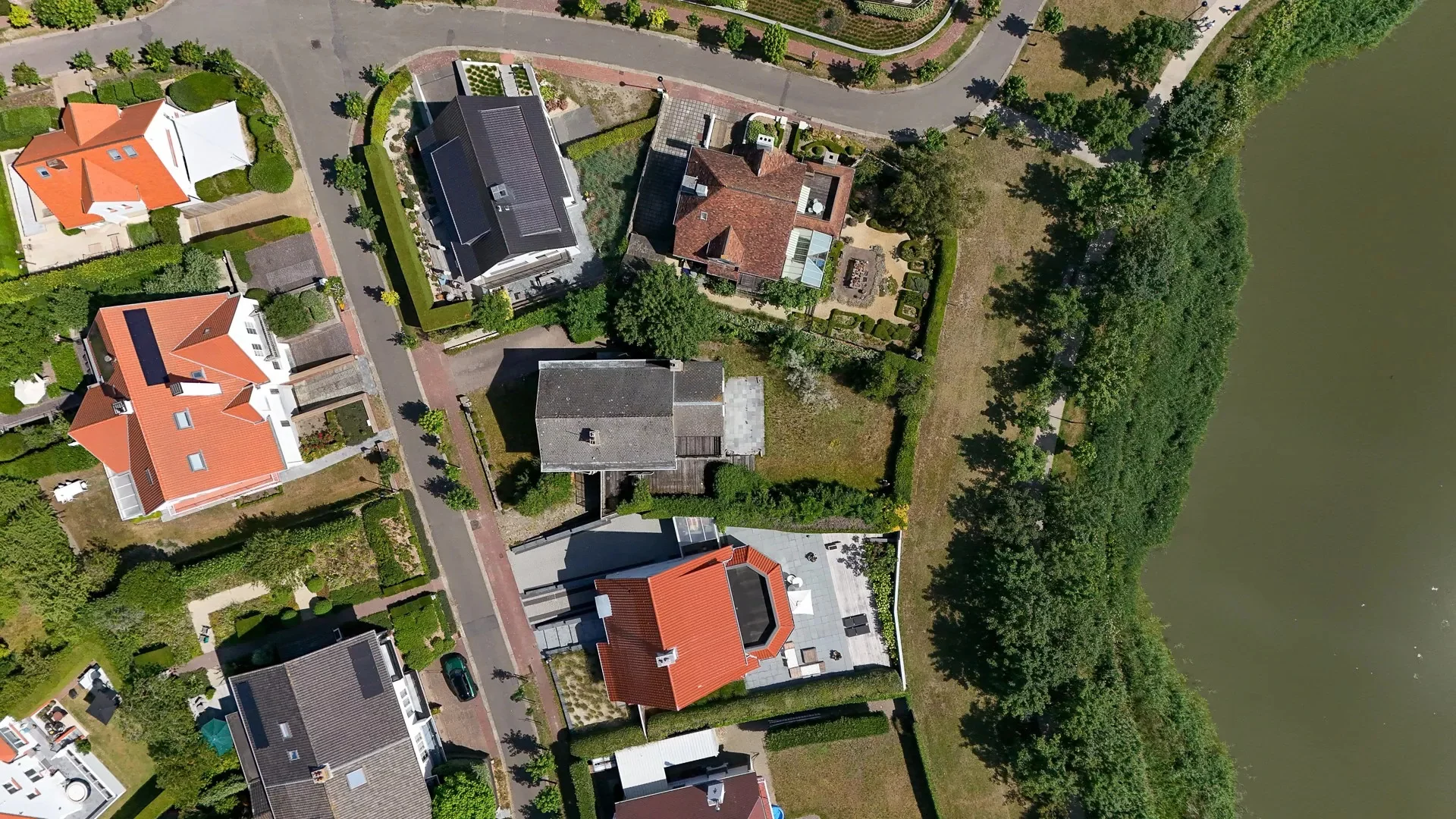 Te renoveren villa met frontaal zicht op het Zegemeer Knokke