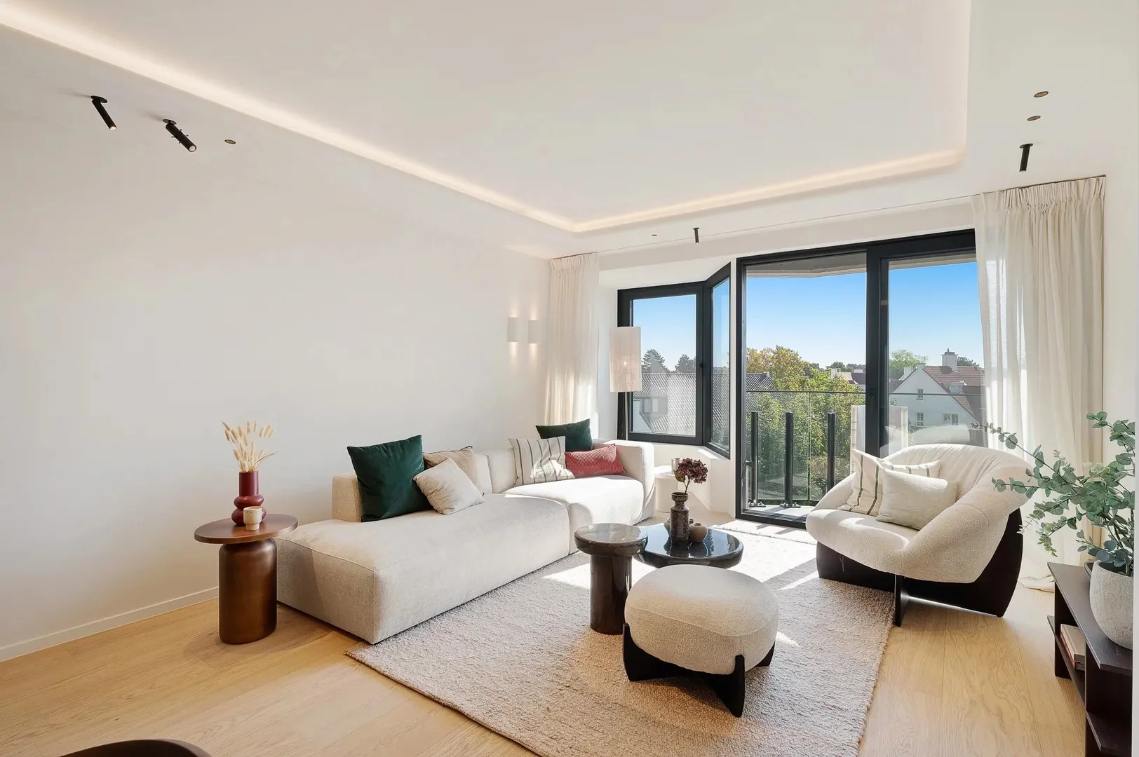 Mooi gerenoveerd appartement met open zicht over de villa's