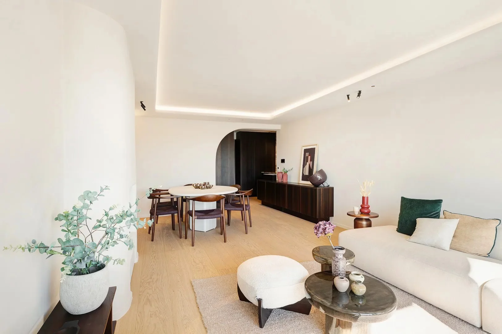 Mooi gerenoveerd appartement met open zicht over de villa's