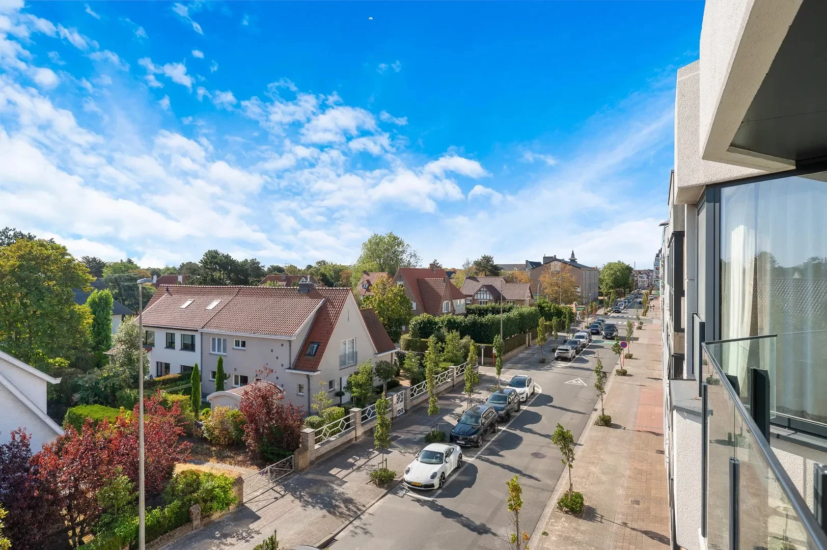 Mooi gerenoveerd appartement met open zicht over de villa's