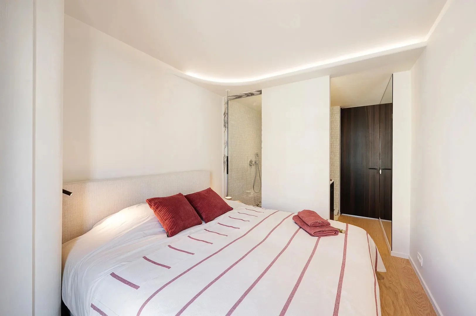 Mooi gerenoveerd appartement met open zicht over de villa's