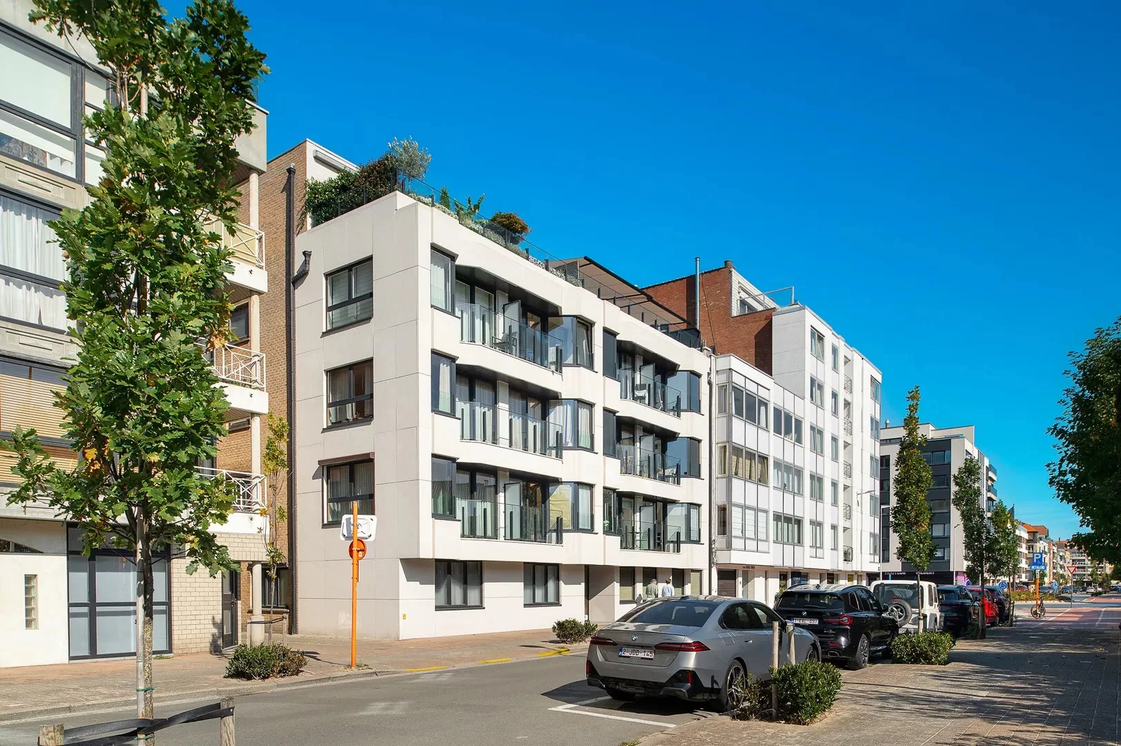 Mooi gerenoveerd appartement met open zicht over de villa's