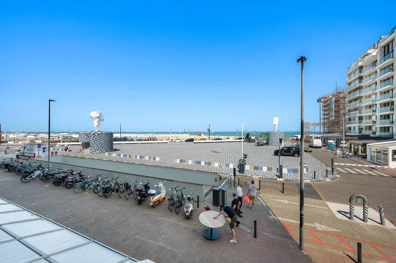 Prachtig gerenoveerd  hoek appartement op het Rubensplein.