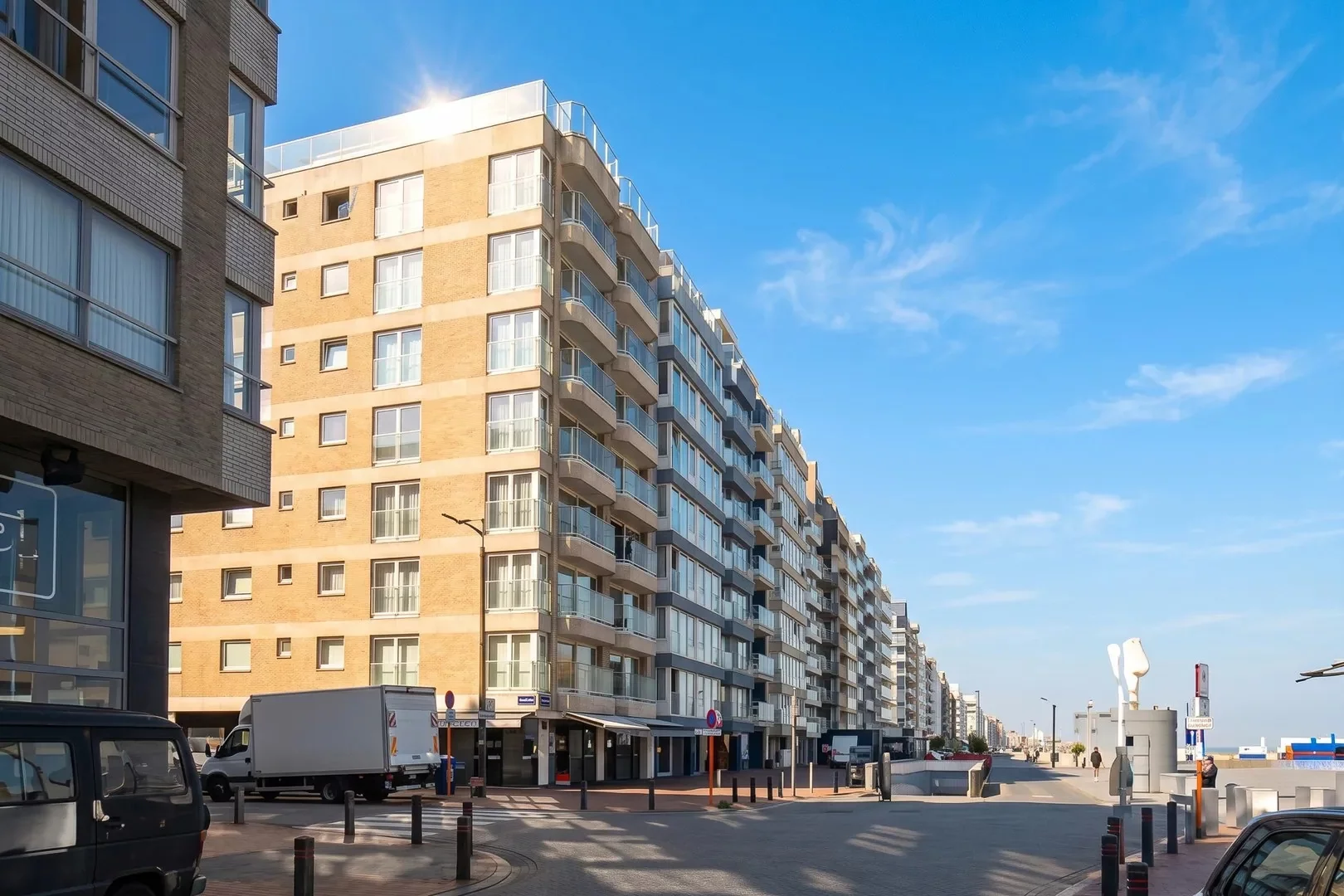 Prachtig gerenoveerd  hoek appartement op het Rubensplein.