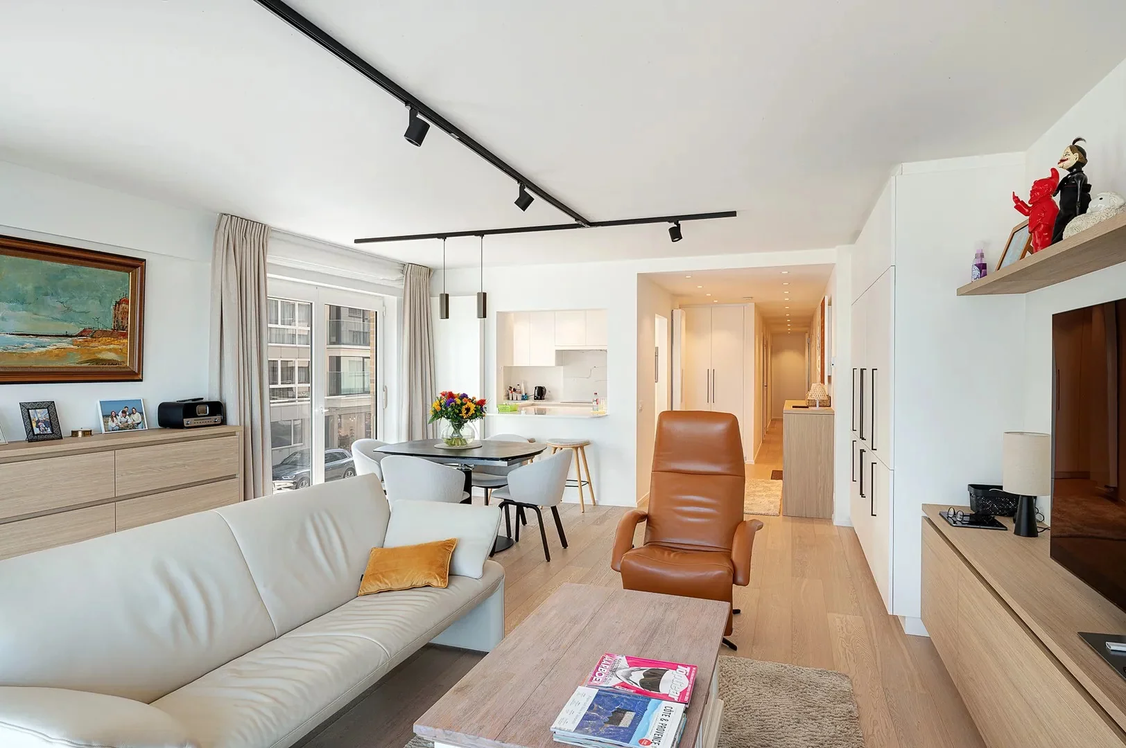 Prachtig gerenoveerd  hoek appartement op het Rubensplein.