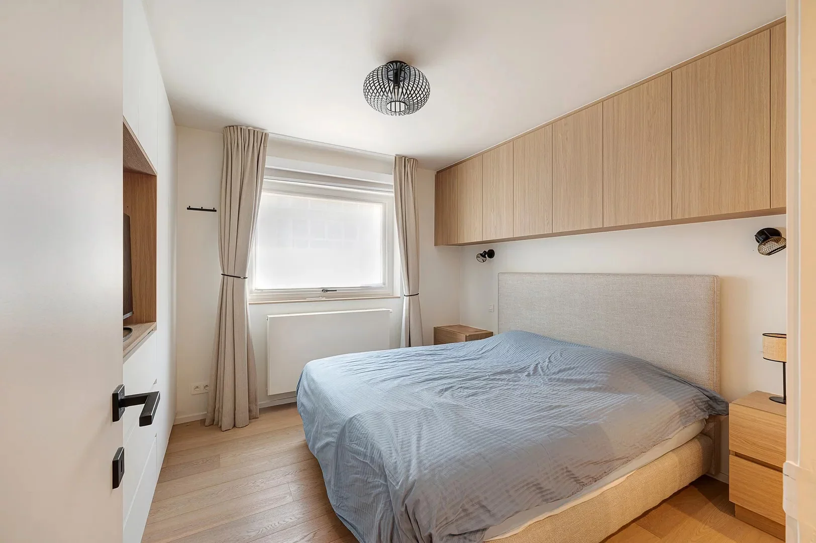 Prachtig gerenoveerd  hoek appartement op het Rubensplein.