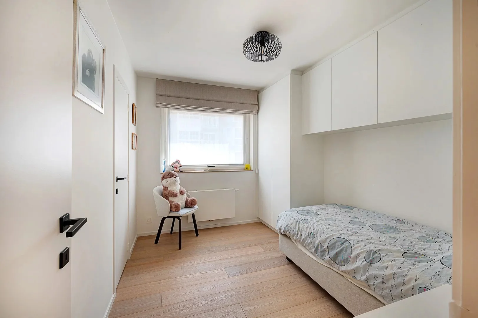 Prachtig gerenoveerd  hoek appartement op het Rubensplein.