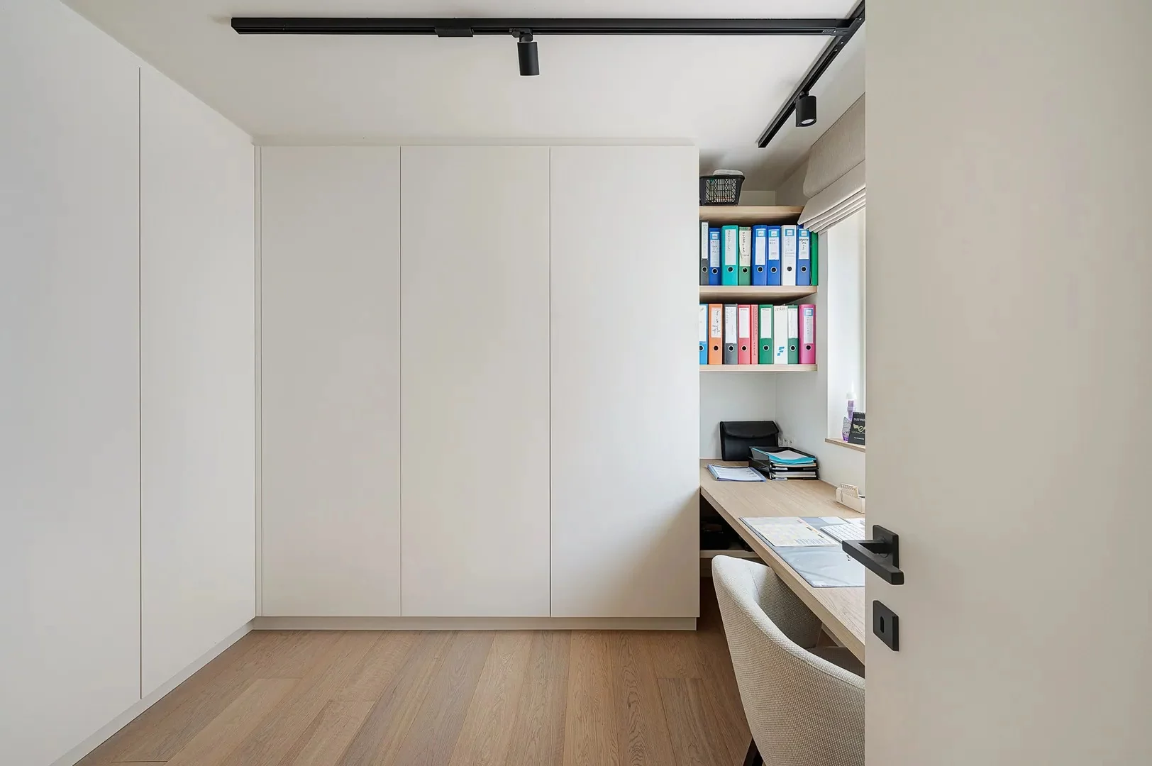 Prachtig gerenoveerd  hoek appartement op het Rubensplein.