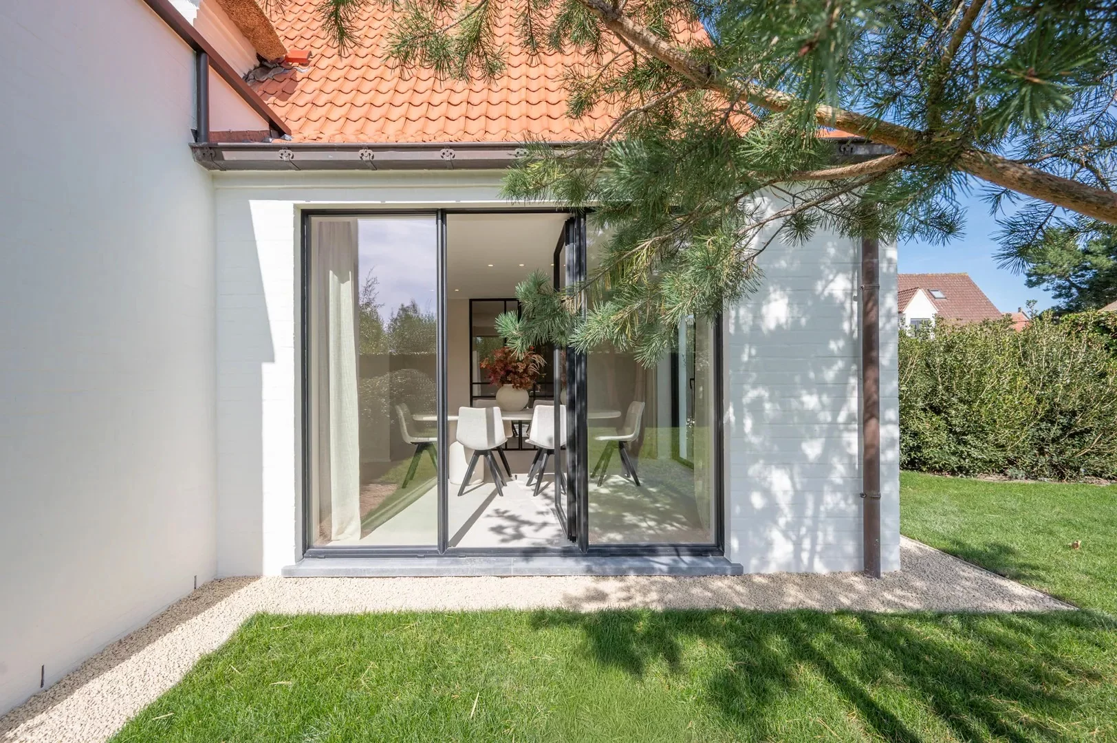 Gerenoveerde villa in zoute stijl bij Royal Zoute golf club