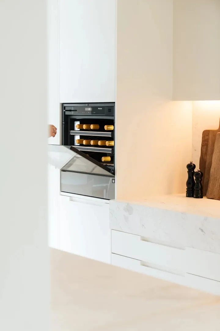 Zonnige penthouse met ruime terrassen en zijdelings zeezicht