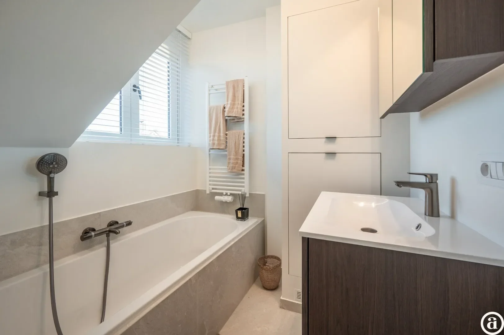 Stijlvol gerenoveerd appartement nabij het Dominicanenkerkje.