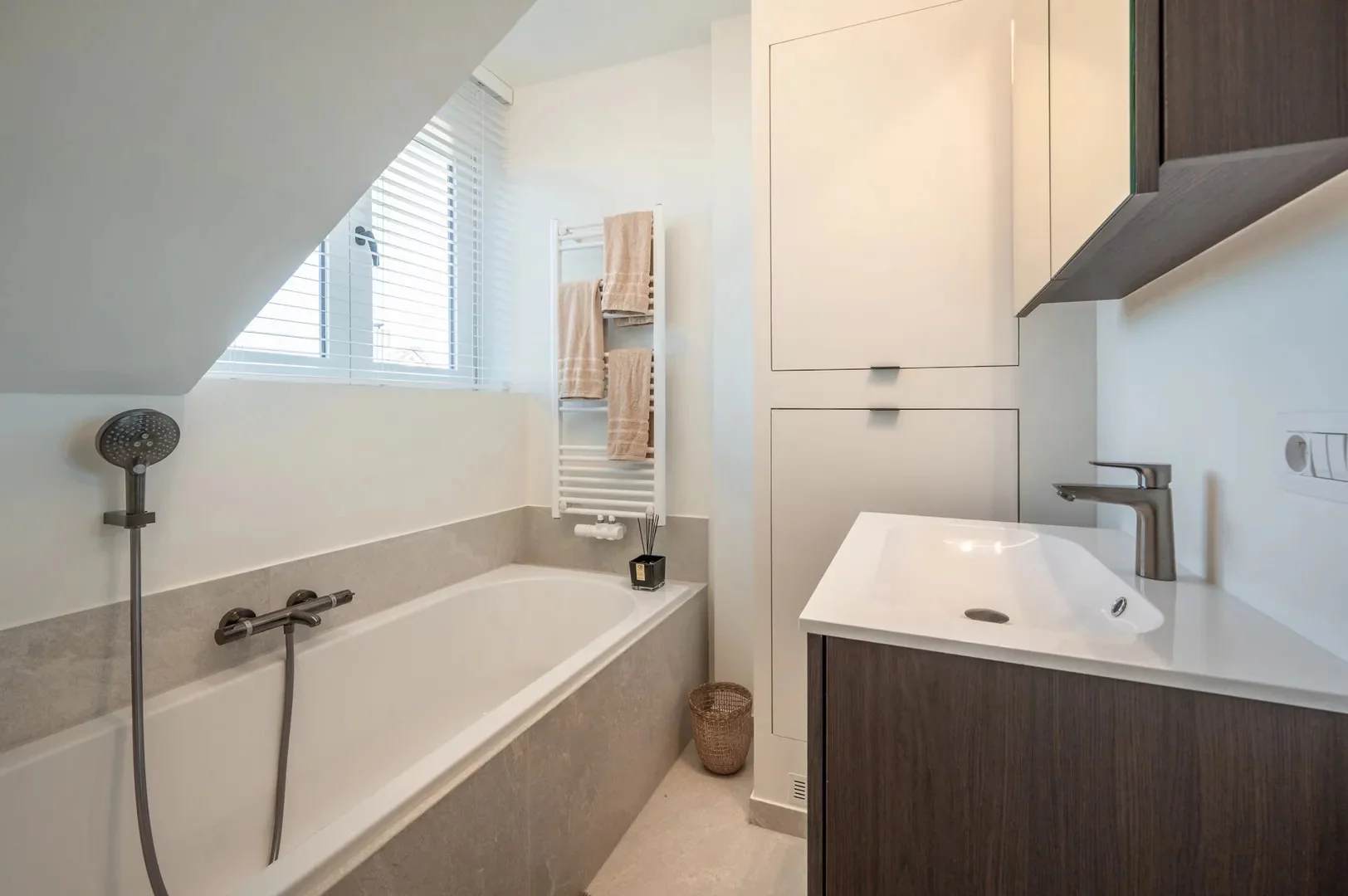 Stijlvol gerenoveerd appartement nabij het Dominicanenkerkje.