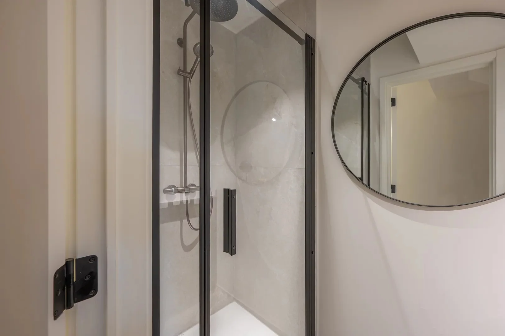 Stijlvol gerenoveerd appartement nabij het Dominicanenkerkje.