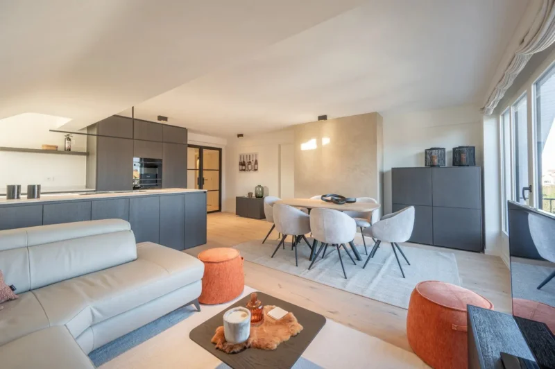 Stijlvol gerenoveerd appartement nabij het Dominicanenkerkje.