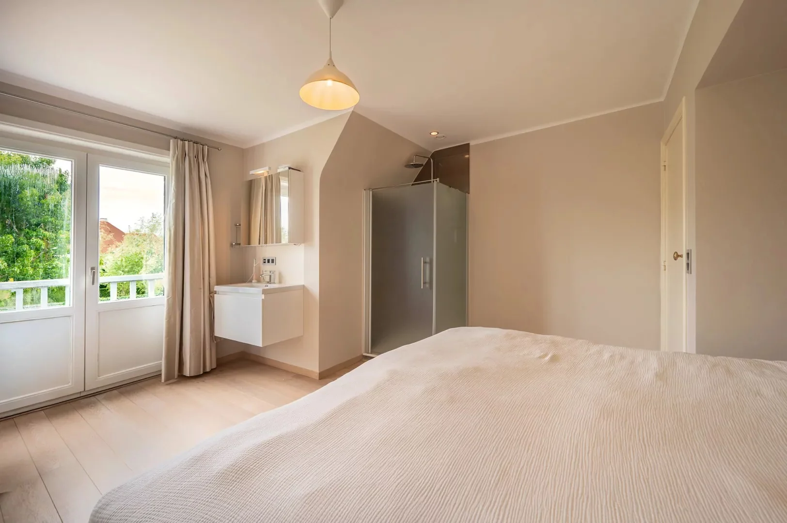Uitzonderlijke koppelvilla op absolute topligging in hartje Zoute