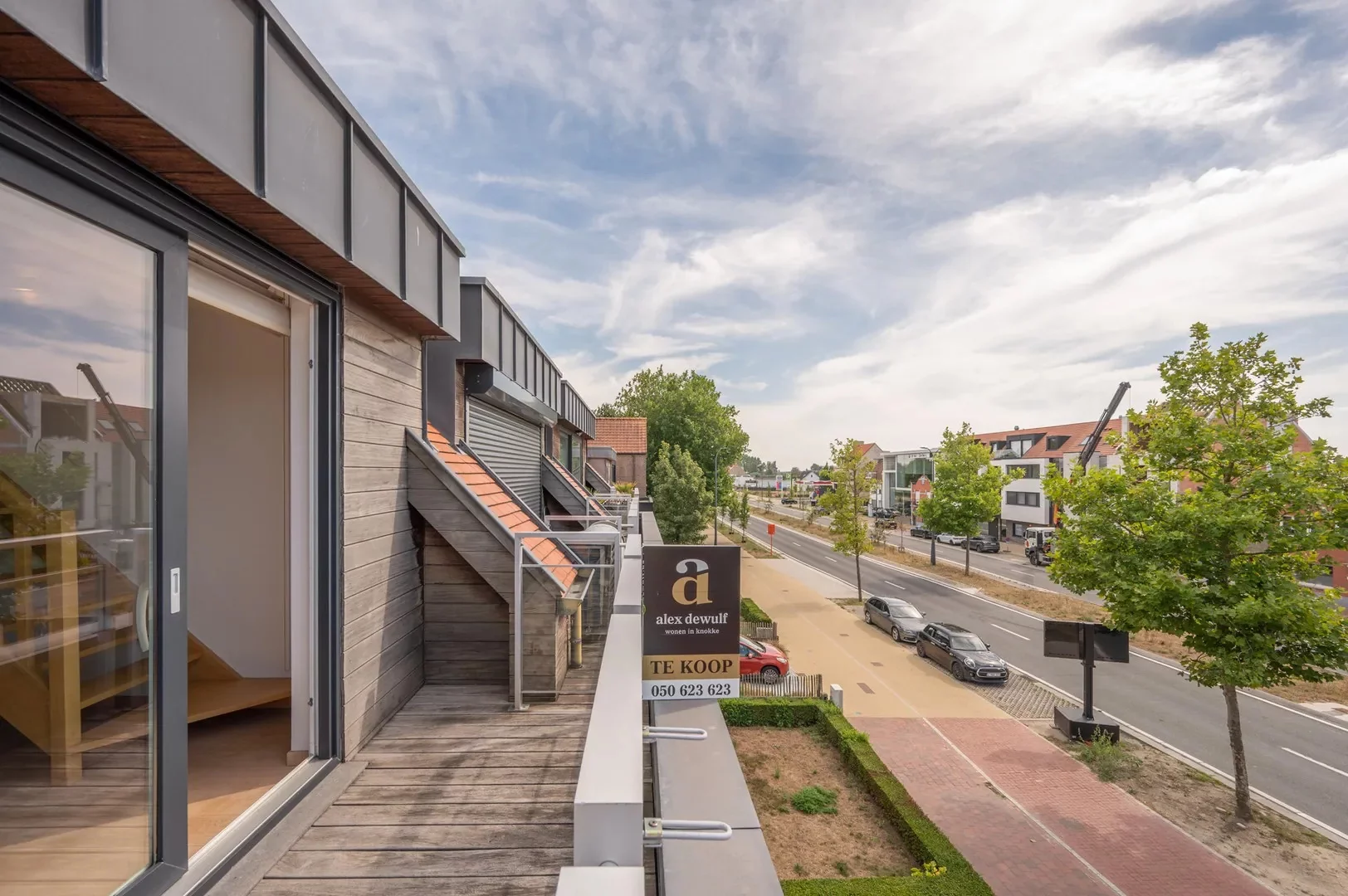 Zonnig duplex-appartement met 3 slaapkamers en garagebox.