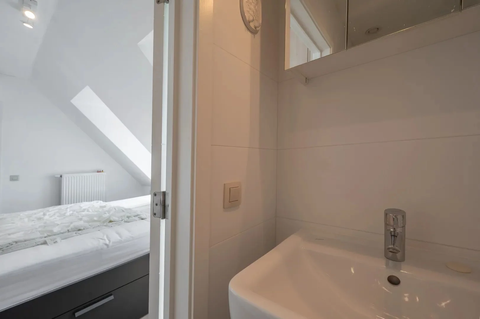 Zonnig duplex-appartement met 3 slaapkamers en garagebox.