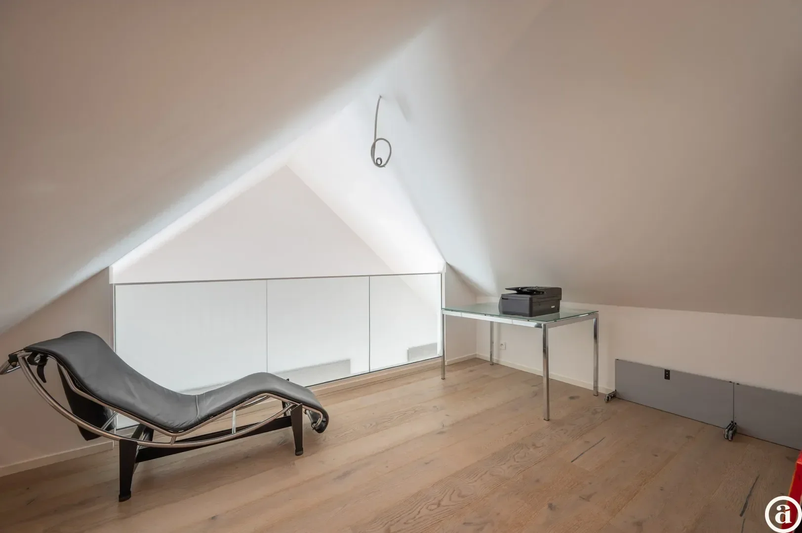 Recente woning aan het karaktervolle Oosthoekplein.