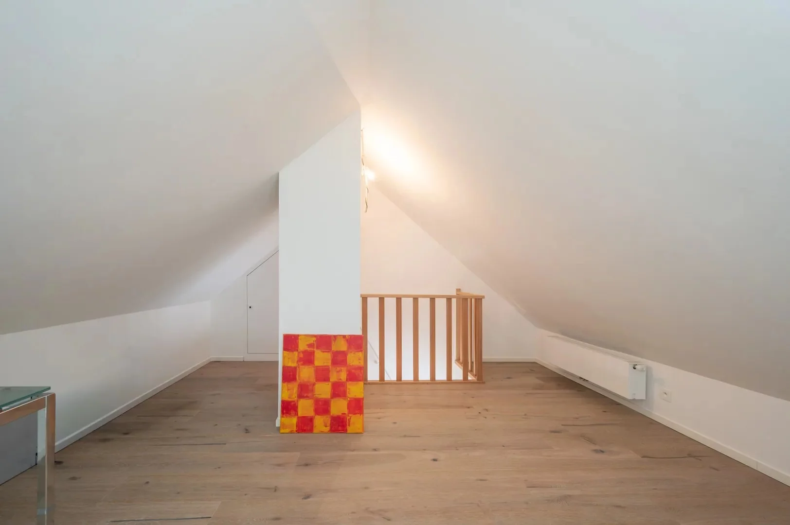 Recente woning aan het karaktervolle Oosthoekplein.