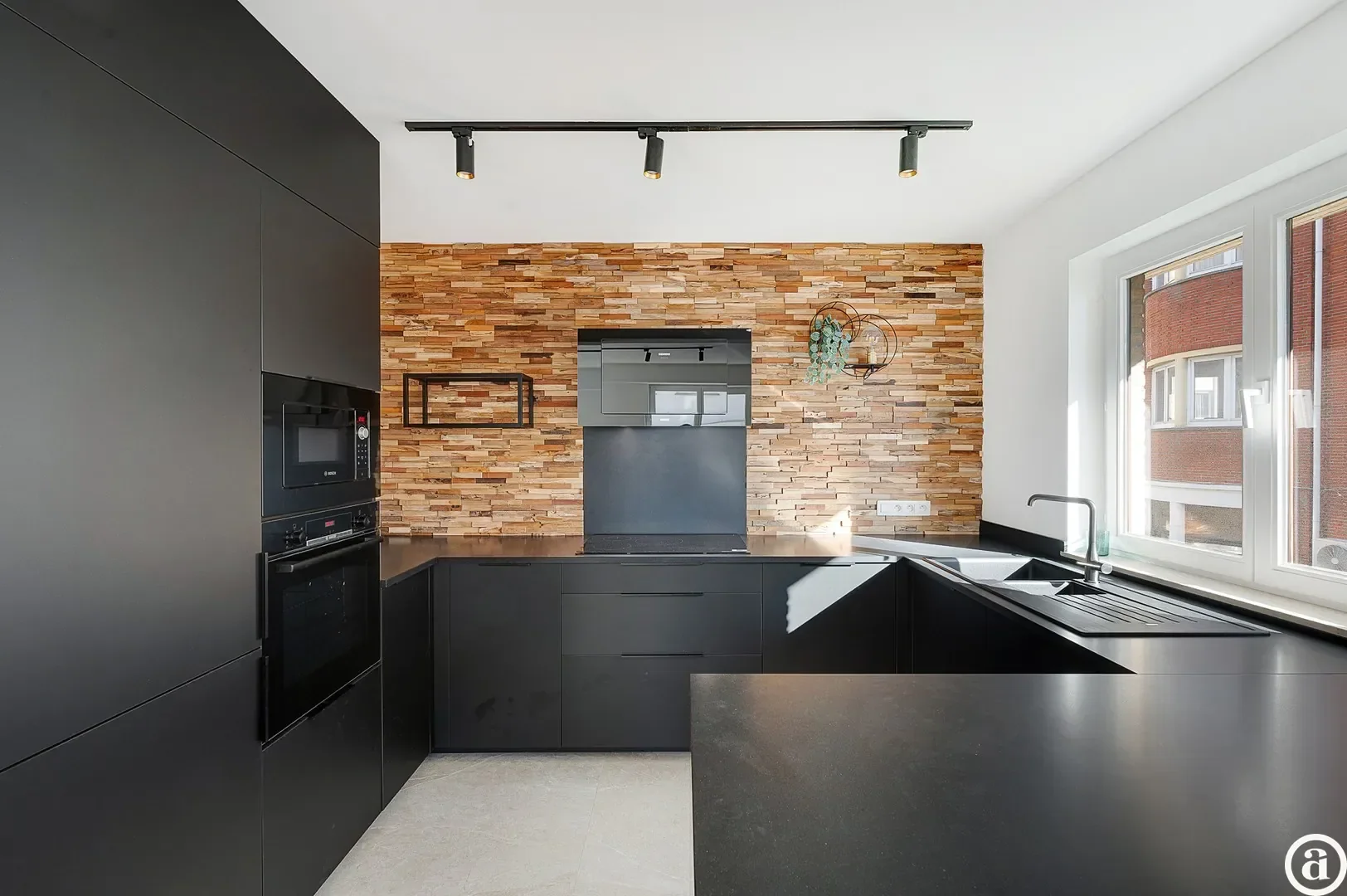 Renovated 3-bedroom apartment in quiet Duinbergen