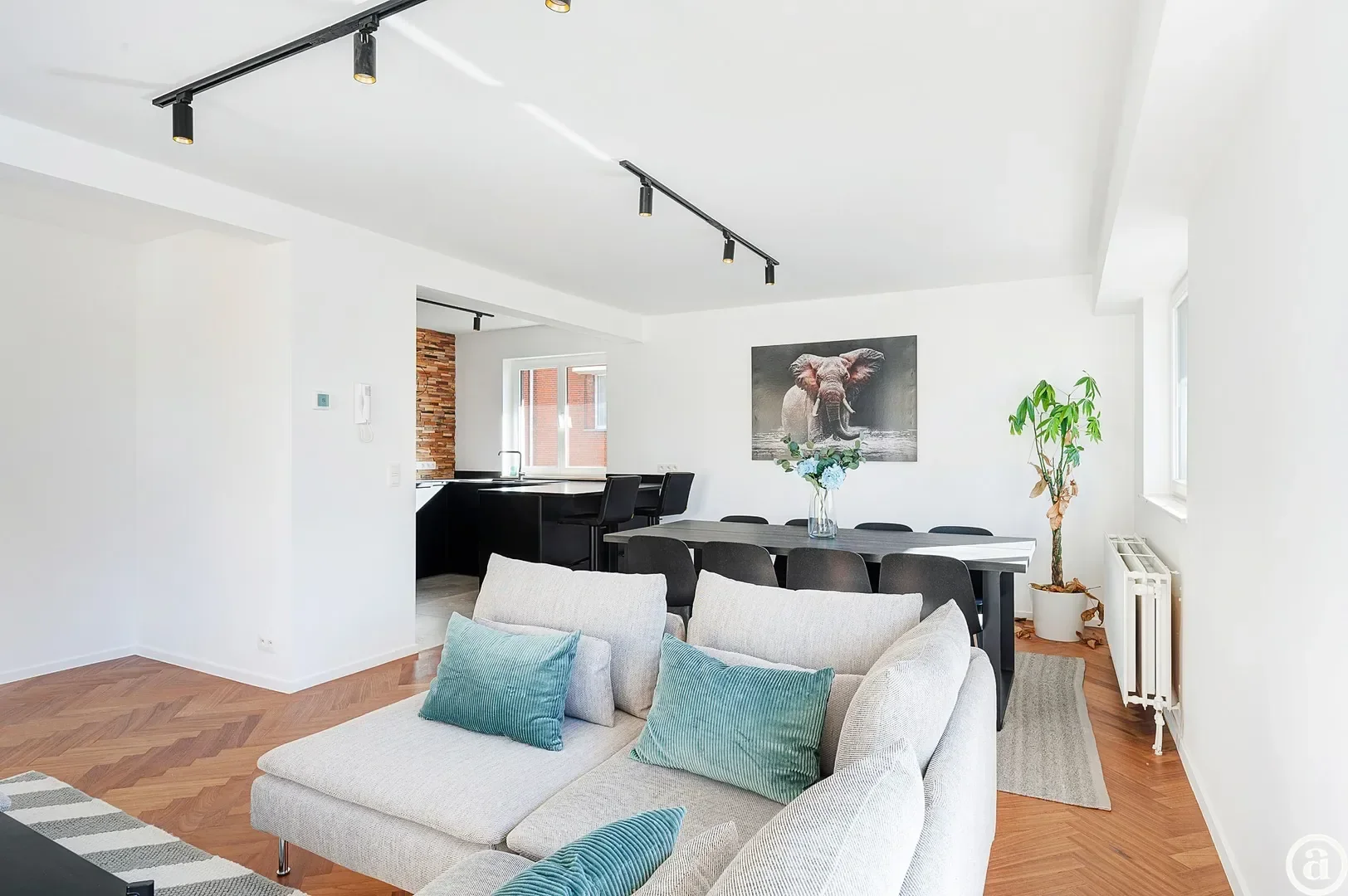 Renovated 3-bedroom apartment in quiet Duinbergen