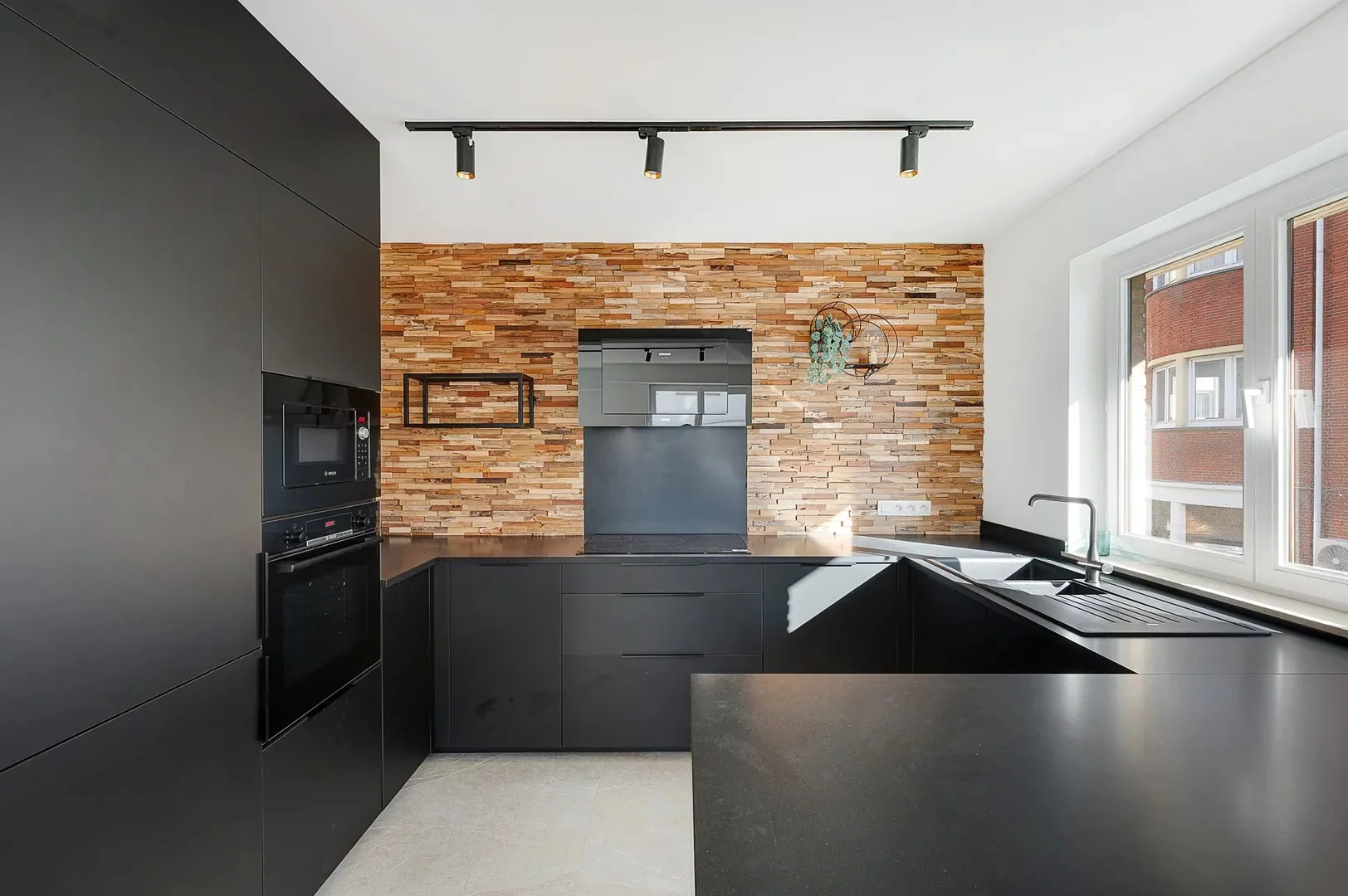 Gerenoveerd 3-slaapkamerappartement in Duinbergen