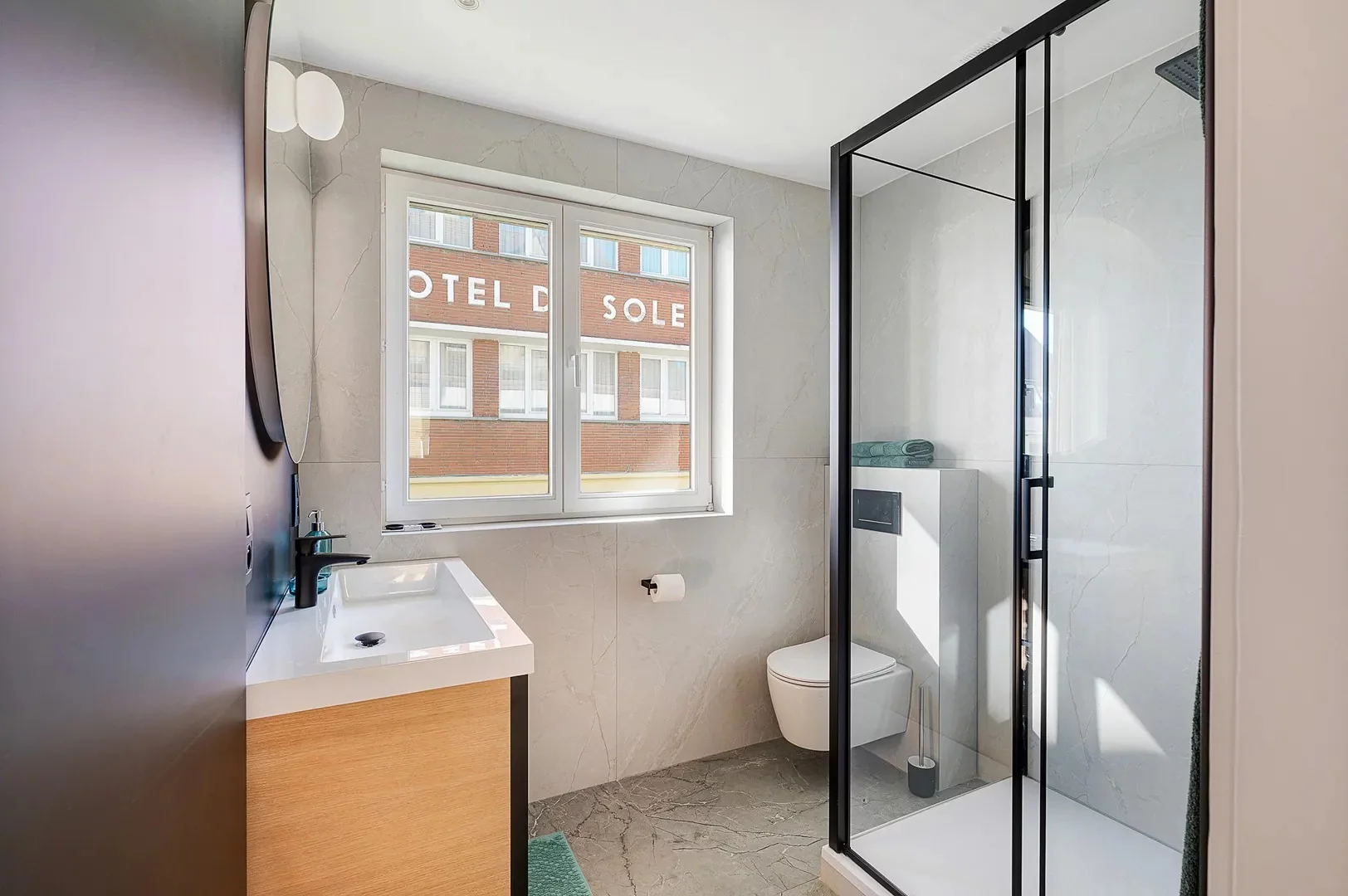 Gerenoveerd 3-slaapkamerappartement in Duinbergen