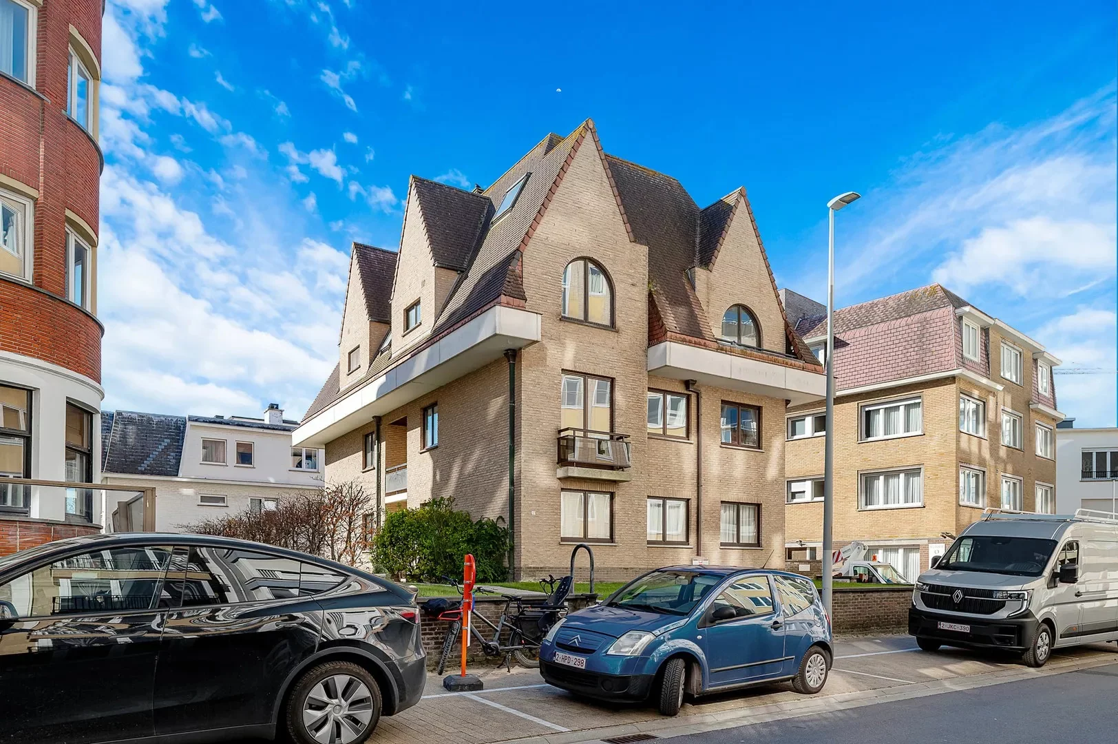 Gerenoveerd 3-slaapkamerappartement in Duinbergen