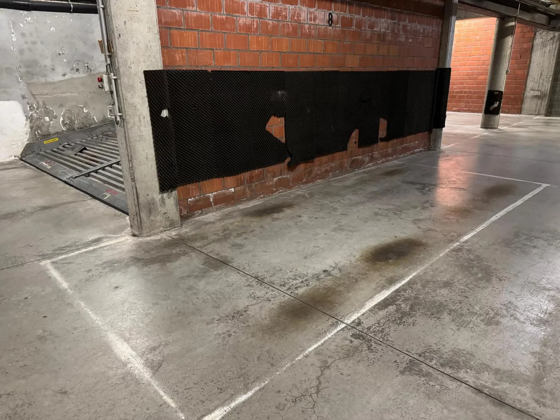 Binnenstaanplaats centraal gelegen in de Lippenslaan