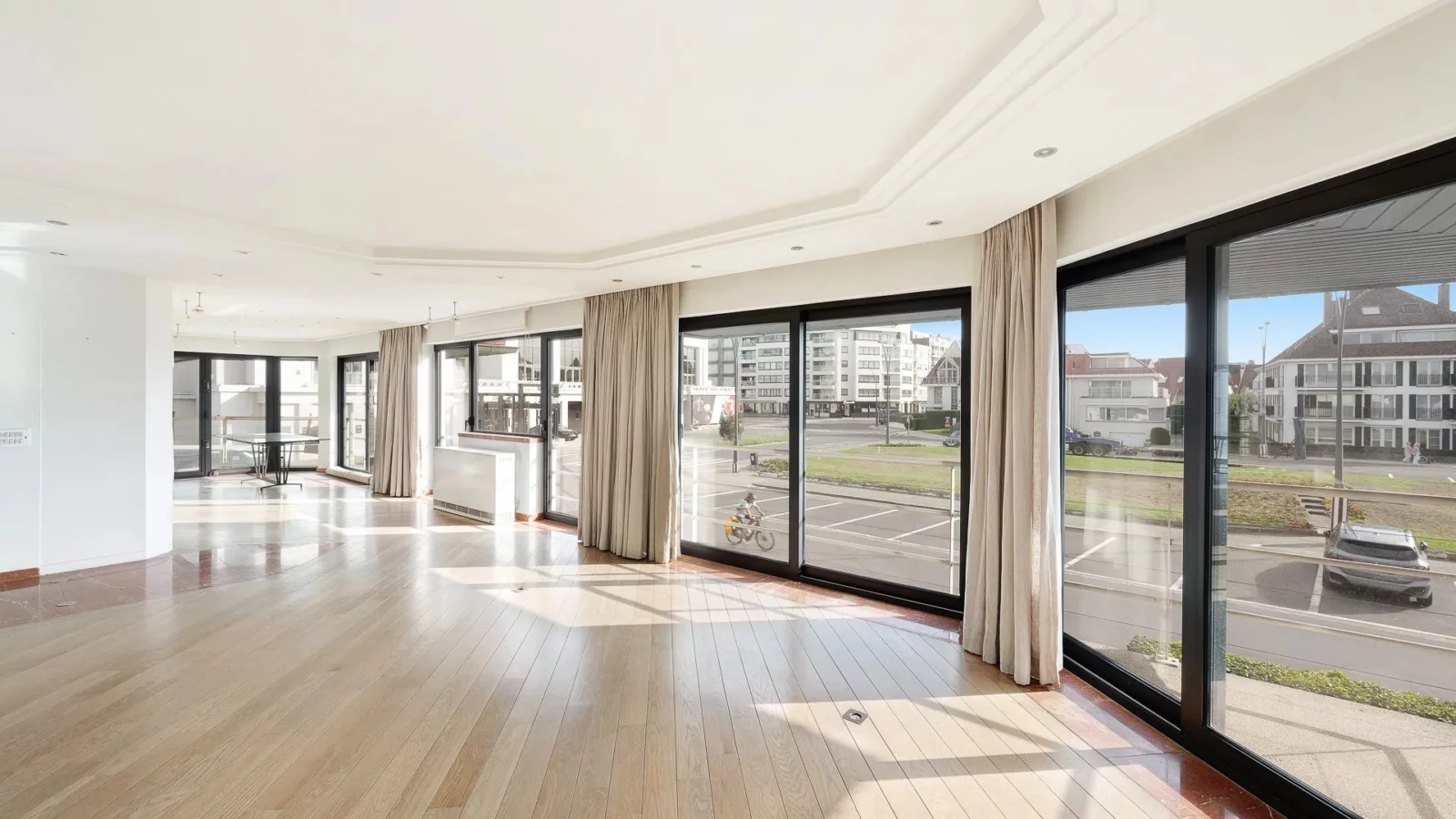 Ruim appartement met zij zeezicht nabij het Albertstrand