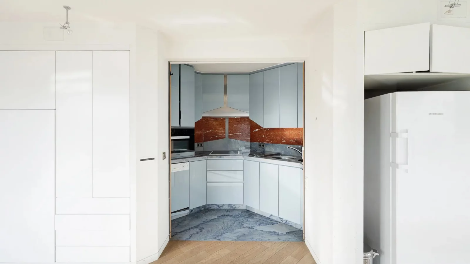 Ruim appartement met zij zeezicht nabij het Albertstrand