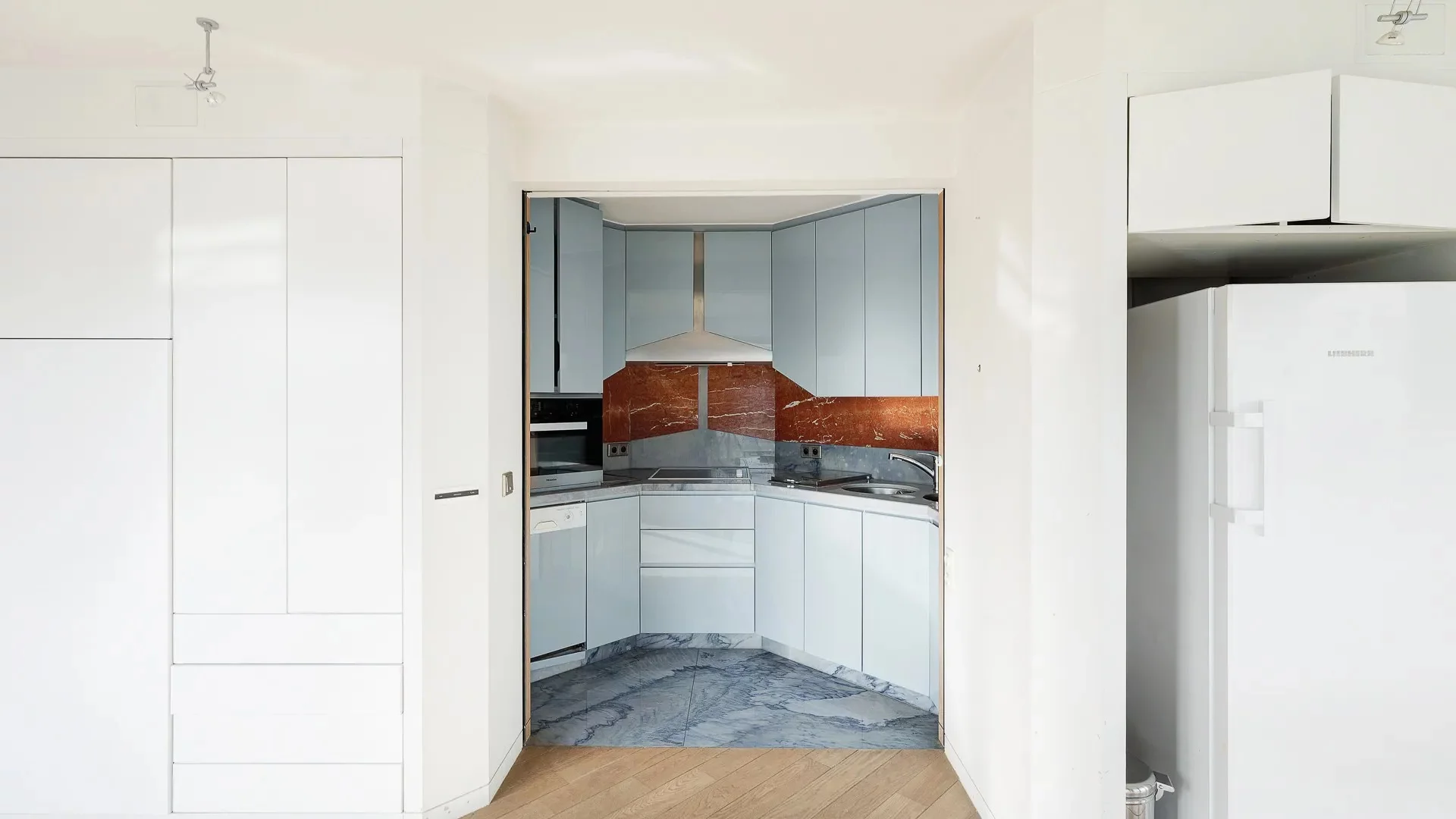 Ruim appartement met zij zeezicht nabij het Albertstrand