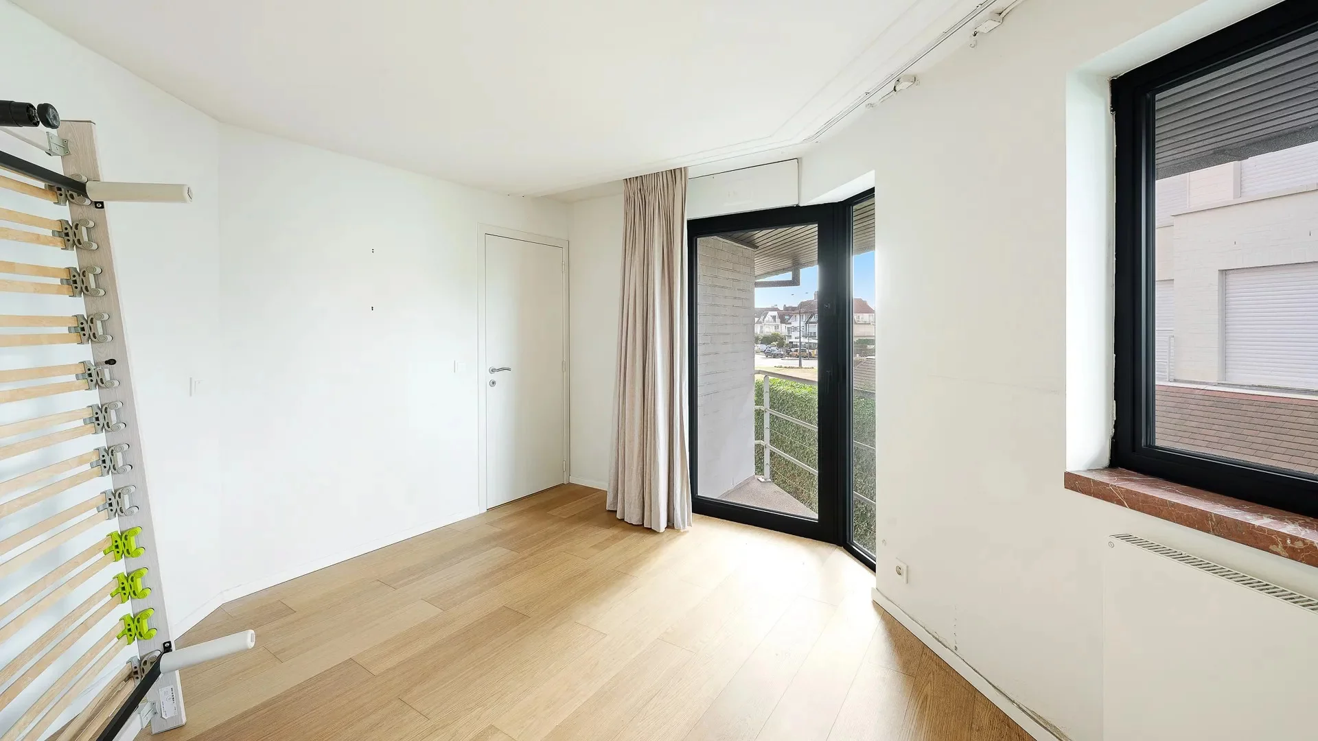 Ruim appartement met zij zeezicht nabij het Albertstrand