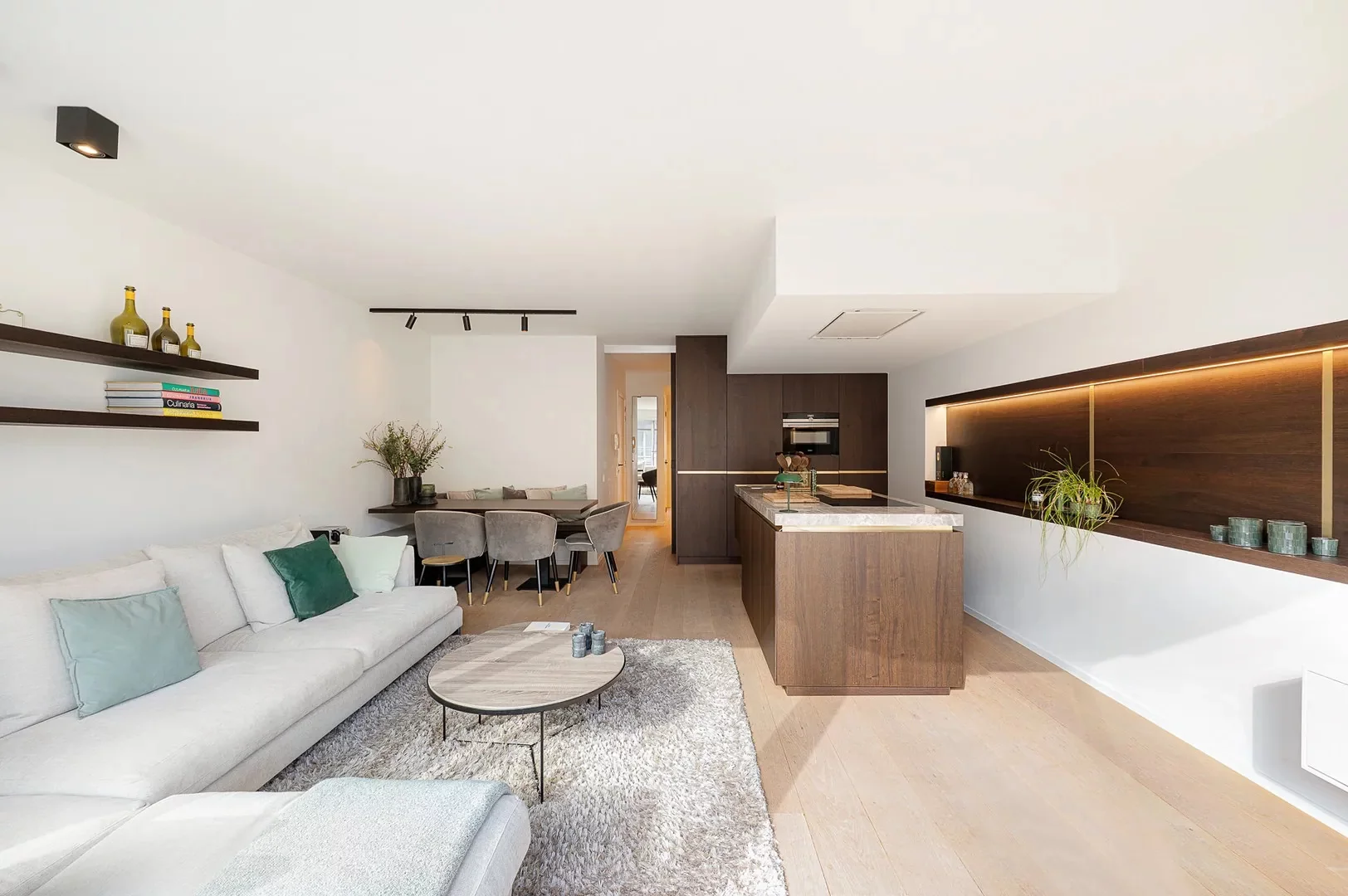 Luxueus gerenoveerd 3-slaapkamerappartement nabij de Zeedijk