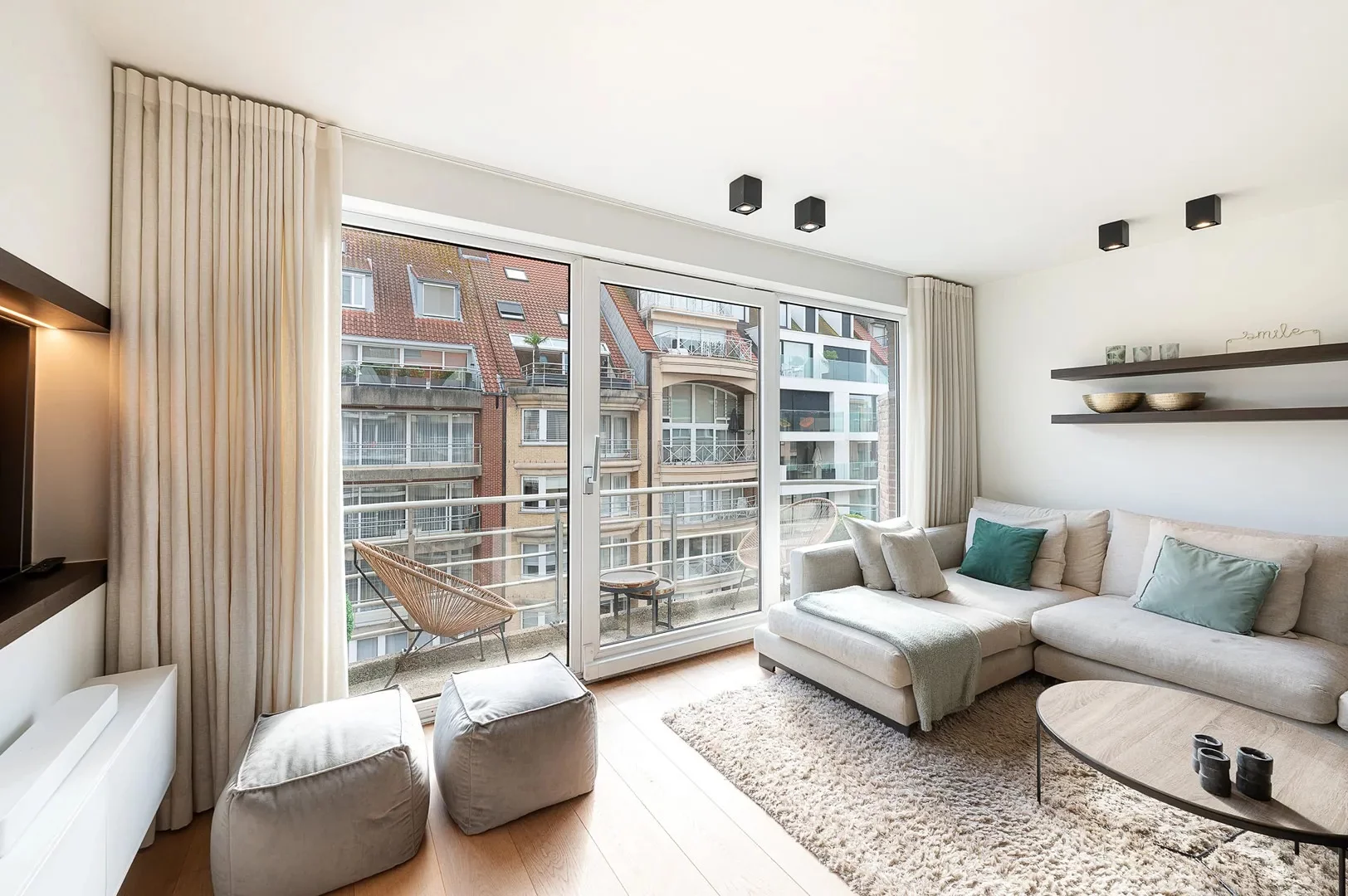 Luxueus gerenoveerd 3-slaapkamerappartement nabij de Zeedijk