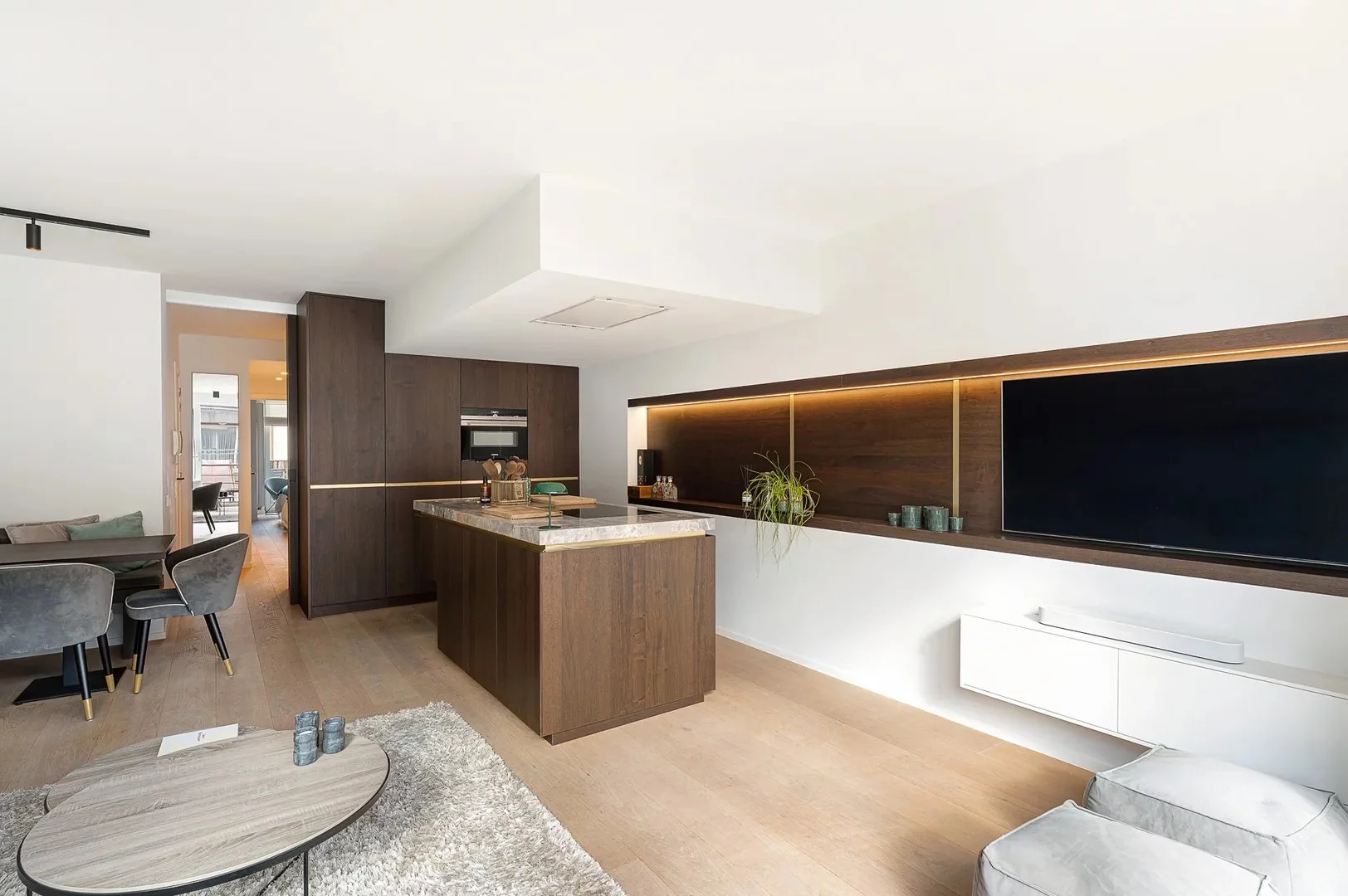 Luxueus gerenoveerd 3-slaapkamerappartement nabij de Zeedijk