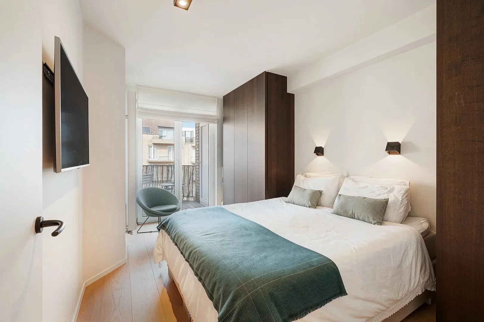Luxueus gerenoveerd 3-slaapkamerappartement nabij de Zeedijk
