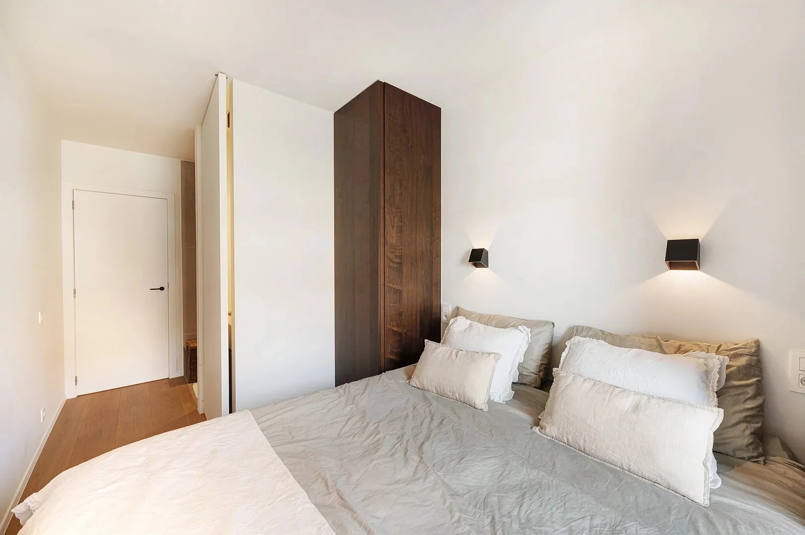 Luxueus gerenoveerd 3-slaapkamerappartement nabij de Zeedijk