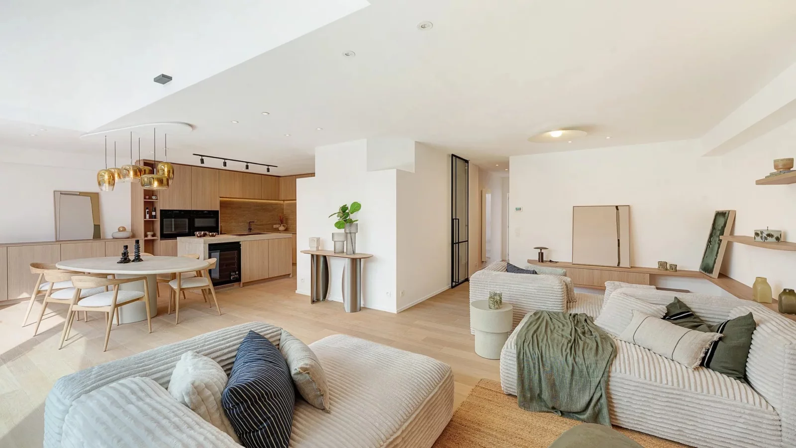 Ruime gerenoveerde duplex met 5 slaapkamers in Knokke