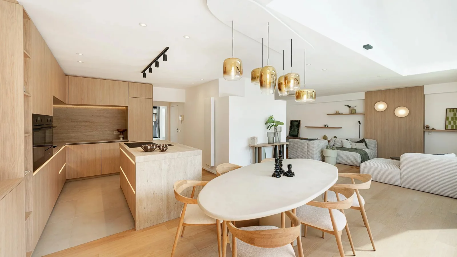 Ruime gerenoveerde duplex met 5 slaapkamers in Knokke
