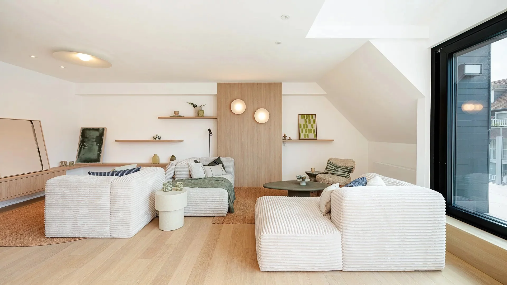 Ruime gerenoveerde duplex met 5 slaapkamers in Knokke