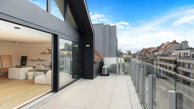 Ruime gerenoveerde duplex met 5 slaapkamers in Knokke