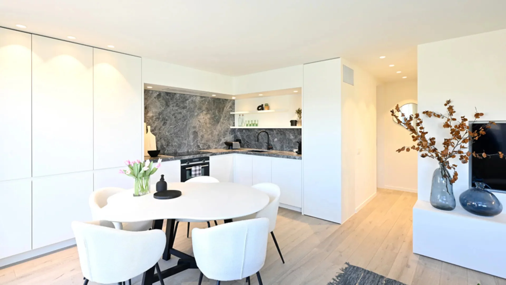 Penthouse-appartement vlakbij de zeedijk met zonneterrassen